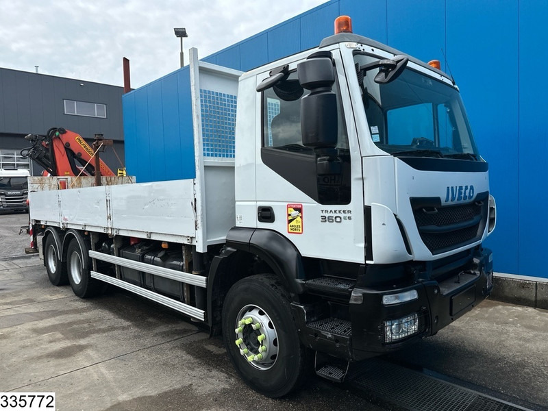 Iveco Trakker 360 6X4, EURO 6, Palfinger, Retarder, Steel suspension - Грузовик бортовой/ Платформа, Автоманипулятор: фото 3 Iveco Trakker 360 6X4, EURO 6, Palfinger, Retarder, Steel suspension - Грузовик бортовой/ Платформа, Автоманипулятор: фото 3