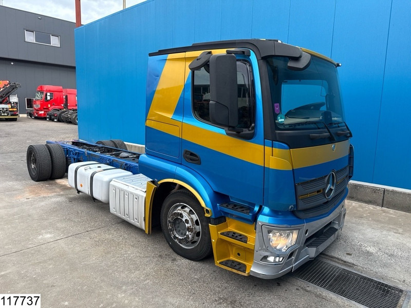 Mercedes-Benz Actros 1843 EURO 6, Hydrauliek - Грузовик-шасси: фото 2 Mercedes-Benz Actros 1843 EURO 6, Hydrauliek - Грузовик-шасси: фото 2