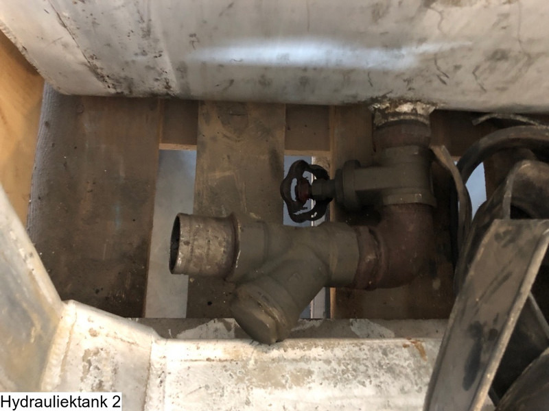 Universeel Hydraulic tank, 210 Liter - Бак для гидравлической жидкости: фото 2 Universeel Hydraulic tank, 210 Liter - Бак для гидравлической жидкости: фото 2