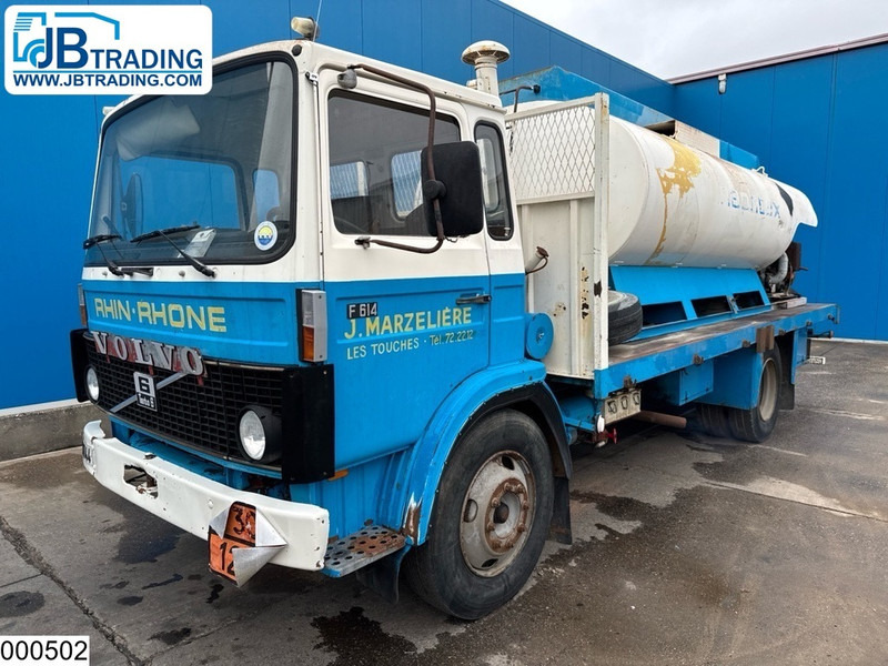 Volvo F 614 Manual, Steel suspension, Fuel, 8000 L - Грузовик-цистерна: фото 1 Volvo F 614 Manual, Steel suspension, Fuel, 8000 L - Грузовик-цистерна: фото 1