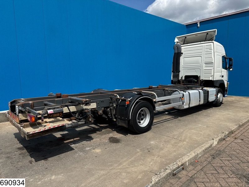 Volvo FM 330 EURO 6, BDF - Грузовик-контейнеровоз/ Сменный кузов: фото 2 Volvo FM 330 EURO 6, BDF - Грузовик-контейнеровоз/ Сменный кузов: фото 2