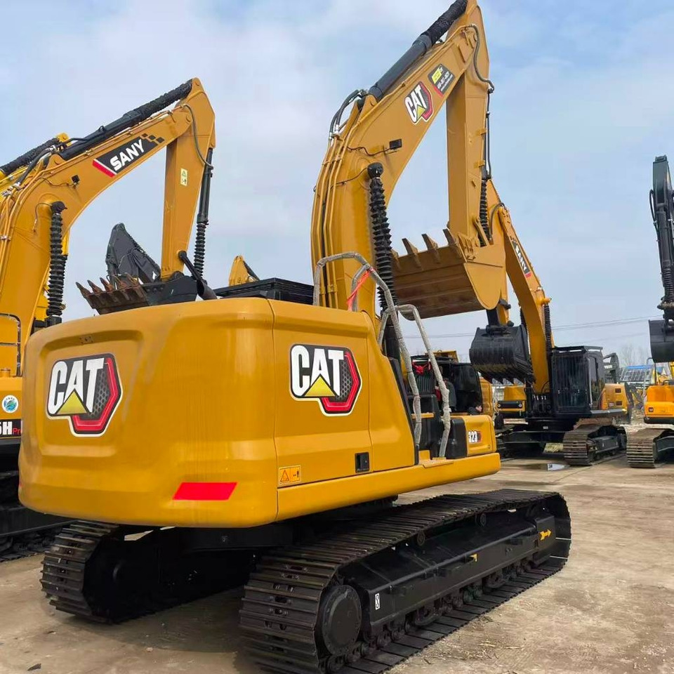 CAT 323 - Гусеничный экскаватор: фото 1 CAT 323 - Гусеничный экскаватор: фото 1