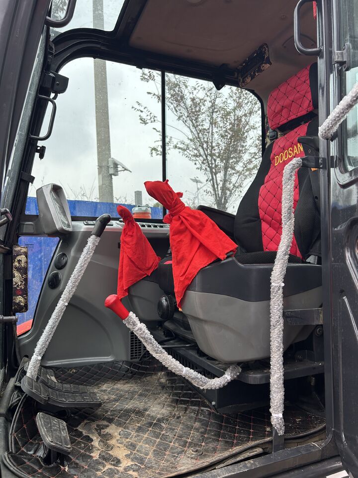 DOOSAN DX60 - Мини-экскаватор: фото 2 DOOSAN DX60 - Мини-экскаватор: фото 2