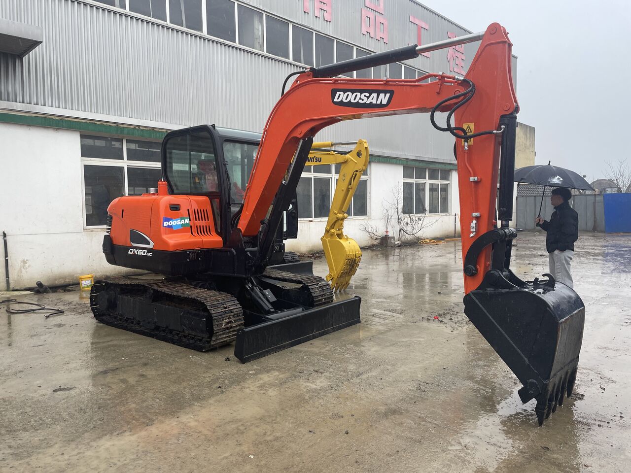 DOOSAN DX60 - Мини-экскаватор: фото 1 DOOSAN DX60 - Мини-экскаватор: фото 1