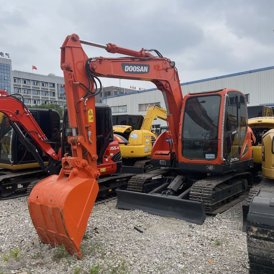 DOOSAN DX75 - Мини-экскаватор: фото 2 DOOSAN DX75 - Мини-экскаватор: фото 2
