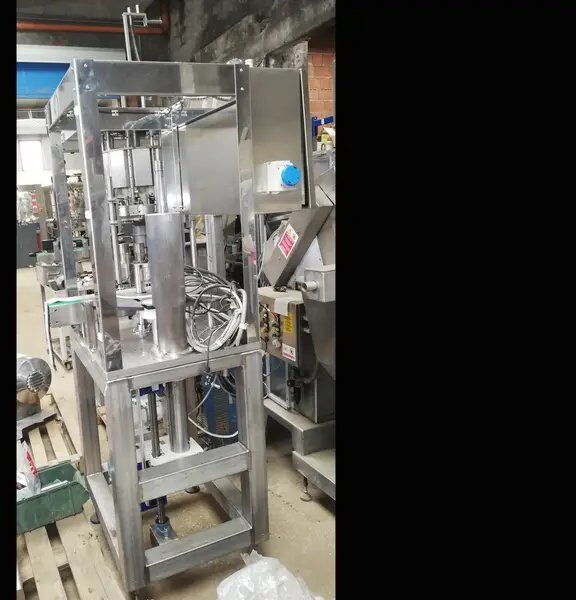 Used Capping Machine DAL TOSO T1DX 2000 bph - Упаковочное оборудование: фото 4 Used Capping Machine DAL TOSO T1DX 2000 bph - Упаковочное оборудование: фото 4