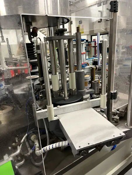 Used Labeling Machine PE LABELERS Universal Master - Этикетировщик: фото 4 Used Labeling Machine PE LABELERS Universal Master - Этикетировщик: фото 4