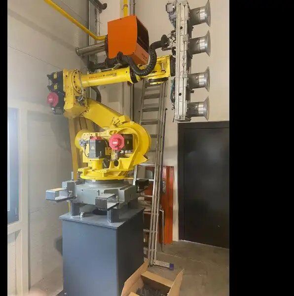 Used Robot Palletizer FANUC 10800 bph - Упаковочное оборудование: фото 1 Used Robot Palletizer FANUC 10800 bph - Упаковочное оборудование: фото 1