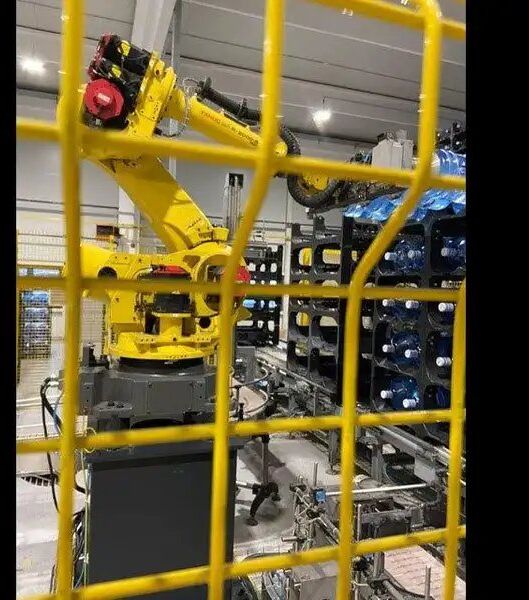 Used Robot Palletizer FANUC 10800 bph - Упаковочное оборудование: фото 4 Used Robot Palletizer FANUC 10800 bph - Упаковочное оборудование: фото 4
