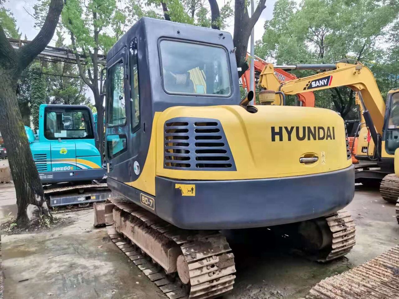 Hyundai R80-7 - Мини-экскаватор: фото 1 Hyundai R80-7 - Мини-экскаватор: фото 1