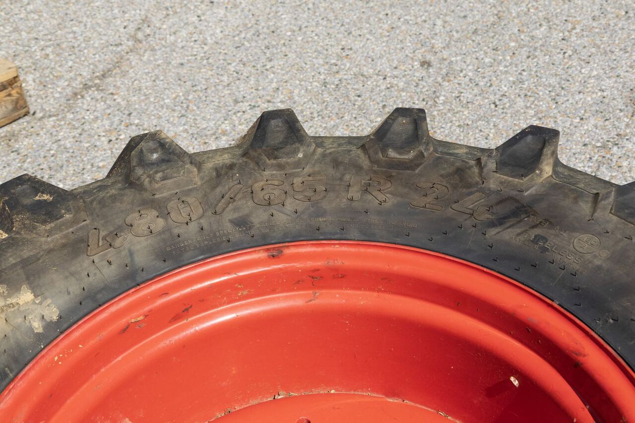 Pirelli 480/65 R24 TM800 - Шина для Тракторов: фото 2 Pirelli 480/65 R24 TM800 - Шина для Тракторов: фото 2