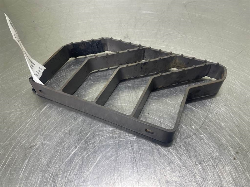 Ahlmann AS900-23119552-Stair panel/Trittstufen/Traptreden - Рама/ Шасси для Строительной техники: фото 3 Ahlmann AS900-23119552-Stair panel/Trittstufen/Traptreden - Рама/ Шасси для Строительной техники: фото 3