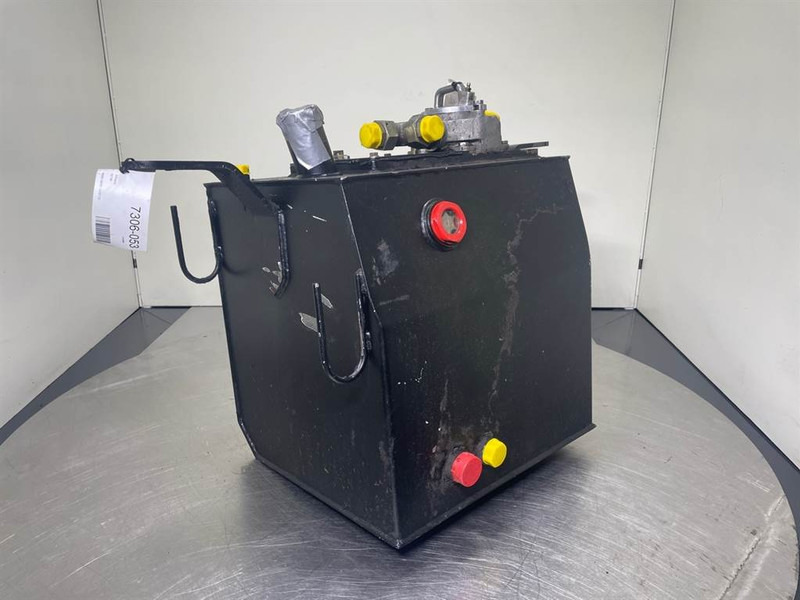 Ahlmann AZ150-4182967A/4181241A-Tank/Behälter/Reservoir - Гидравлика для Строительной техники: фото 1 Ahlmann AZ150-4182967A/4181241A-Tank/Behälter/Reservoir - Гидравлика для Строительной техники: фото 1