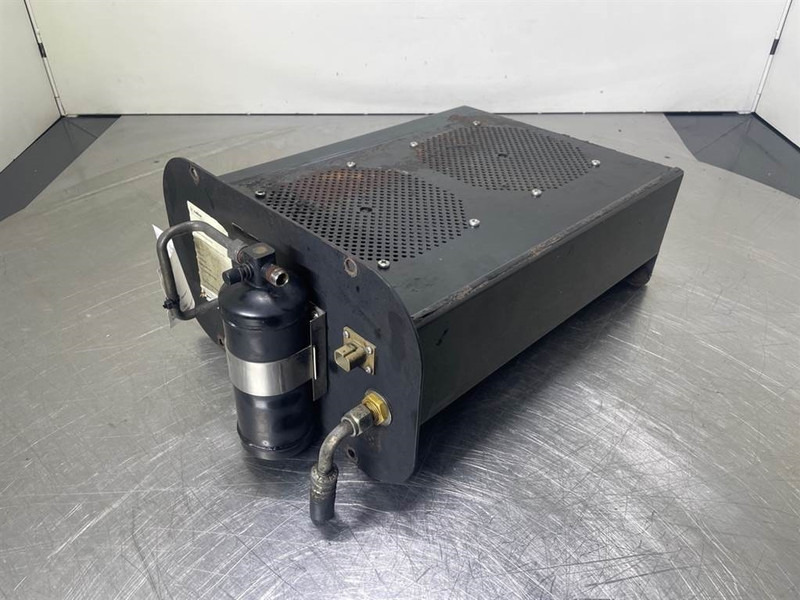 Ahlmann AZ150-4184898A-Airco condenser/Klimakondensator - Рама/ Шасси для Строительной техники: фото 1 Ahlmann AZ150-4184898A-Airco condenser/Klimakondensator - Рама/ Шасси для Строительной техники: фото 1