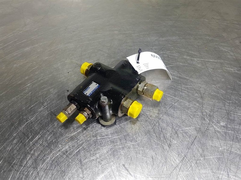 Char-Lynn 6061457002 - Kramer 320 - Priority valve - Гидравлика для Строительной техники: фото 2 Char-Lynn 6061457002 - Kramer 320 - Priority valve - Гидравлика для Строительной техники: фото 2