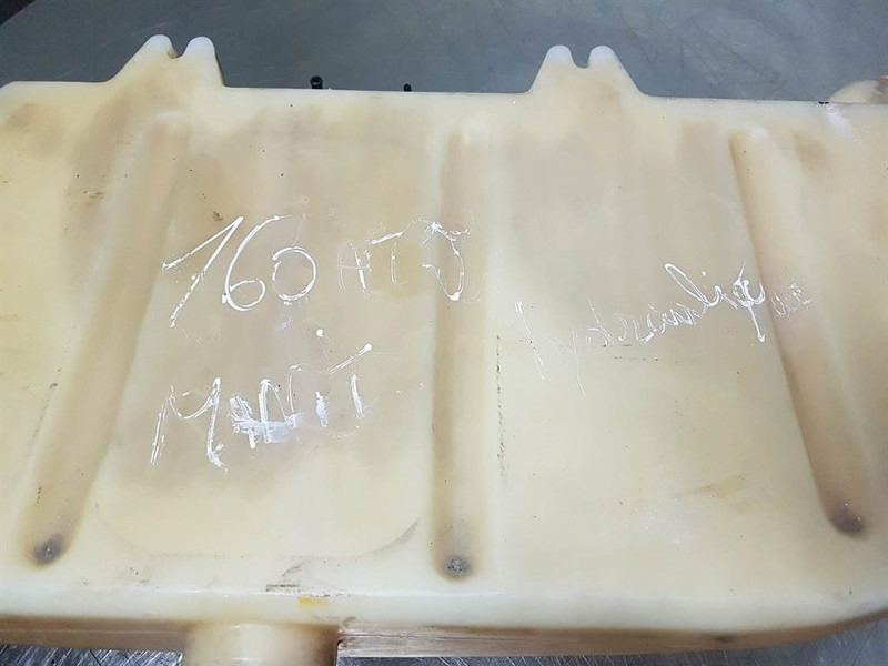 Manitou 160ATJ - Fuel tank/Kraftstofftank/Brandstoftank - Рама/ Шасси для Строительной техники: фото 5 Manitou 160ATJ - Fuel tank/Kraftstofftank/Brandstoftank - Рама/ Шасси для Строительной техники: фото 5