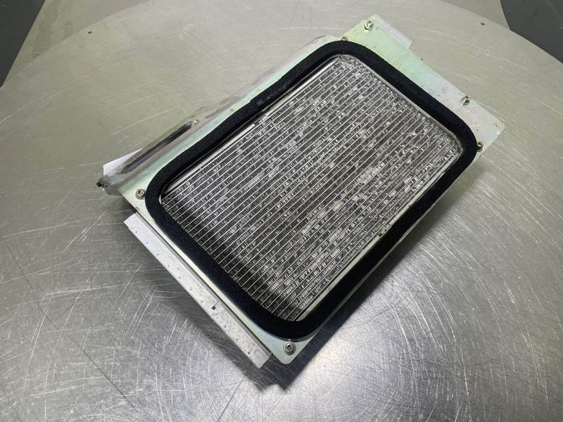Mecalac 12MTX-5370437-Airco condenser/Klimakondensator - Рама/ Шасси для Строительной техники: фото 3 Mecalac 12MTX-5370437-Airco condenser/Klimakondensator - Рама/ Шасси для Строительной техники: фото 3