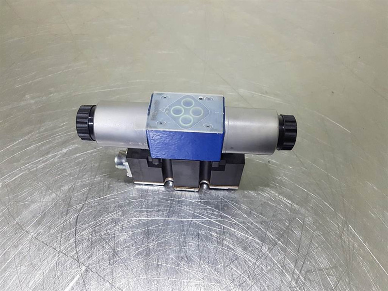 Rexroth 4WRAE6W15-23/G24N9K31/F1V-R900908195-Valve/Ventile - Гидравлика для Строительной техники: фото 2 Rexroth 4WRAE6W15-23/G24N9K31/F1V-R900908195-Valve/Ventile - Гидравлика для Строительной техники: фото 2