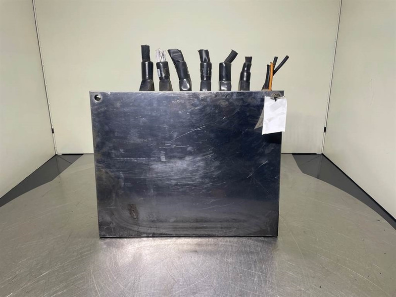 Sennebogen 835E-175343-Switch kabinet/Schaltschrank - Электрическая система для Строительной техники: фото 2 Sennebogen 835E-175343-Switch kabinet/Schaltschrank - Электрическая система для Строительной техники: фото 2