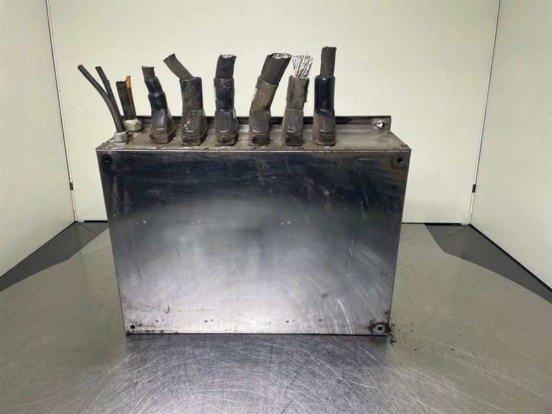 Sennebogen 835E-175343-Switch kabinet/Schaltschrank - Электрическая система для Строительной техники: фото 4 Sennebogen 835E-175343-Switch kabinet/Schaltschrank - Электрическая система для Строительной техники: фото 4