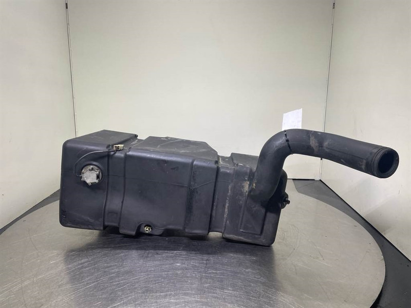 Volvo L30B-Z/X-VOE11306084-Fuel tank/Kraftstofftank - Рама/ Шасси для Строительной техники: фото 2 Volvo L30B-Z/X-VOE11306084-Fuel tank/Kraftstofftank - Рама/ Шасси для Строительной техники: фото 2