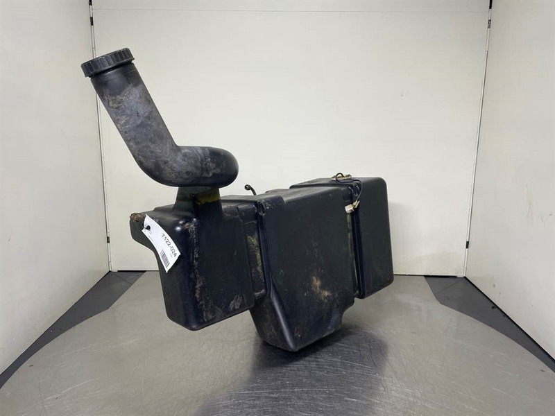 Volvo L30D-VOE11370525-Fuel tank/Kraftstofftank/Tank - Рама/ Шасси для Строительной техники: фото 2 Volvo L30D-VOE11370525-Fuel tank/Kraftstofftank/Tank - Рама/ Шасси для Строительной техники: фото 2