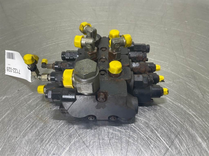 Volvo L30D-ZM2810714-Valve/Ventile/Ventiel - Гидравлика для Строительной техники: фото 1 Volvo L30D-ZM2810714-Valve/Ventile/Ventiel - Гидравлика для Строительной техники: фото 1