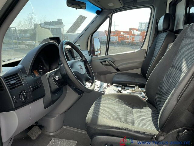 Mercedes-Benz 515 CDI Ölspurreiniger Technik Bj. 2013 TÜV NEU - Подметально-уборочная машина: фото 4 Mercedes-Benz 515 CDI Ölspurreiniger Technik Bj. 2013 TÜV NEU - Подметально-уборочная машина: фото 4