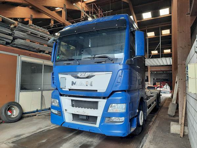 MAN TGX 26.440 - Грузовик-контейнеровоз/ Сменный кузов: фото 2 MAN TGX 26.440 - Грузовик-контейнеровоз/ Сменный кузов: фото 2