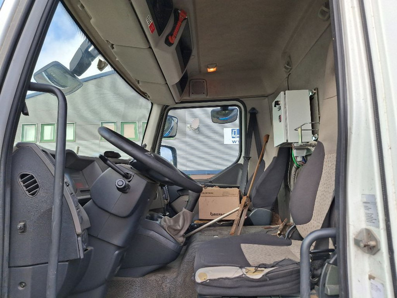 Renault MIDLUM 280DXI - Грузовик-цистерна: фото 4 Renault MIDLUM 280DXI - Грузовик-цистерна: фото 4