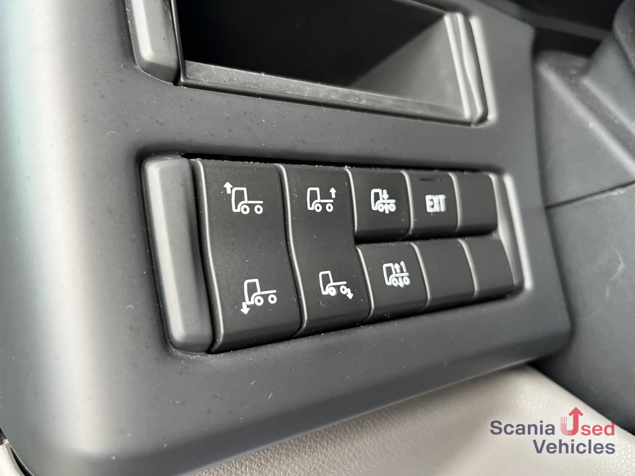 SCANIA P 320 B6x2*4NB RETARDER FULL AIR 8T 7.2x2.5x2.35M - Грузовик с закрытым кузовом: фото 4 SCANIA P 320 B6x2*4NB RETARDER FULL AIR 8T 7.2x2.5x2.35M - Грузовик с закрытым кузовом: фото 4