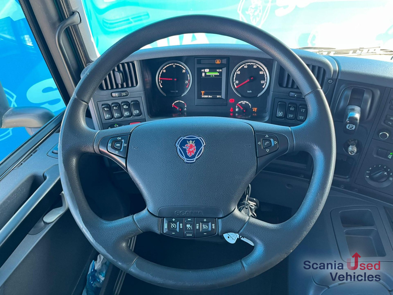 SCANIA P 320 DB6x2*4MNB RETARDER FULL AIR 8T TAIL LIFT 2T - Грузовик с закрытым кузовом: фото 5 SCANIA P 320 DB6x2*4MNB RETARDER FULL AIR 8T TAIL LIFT 2T - Грузовик с закрытым кузовом: фото 5