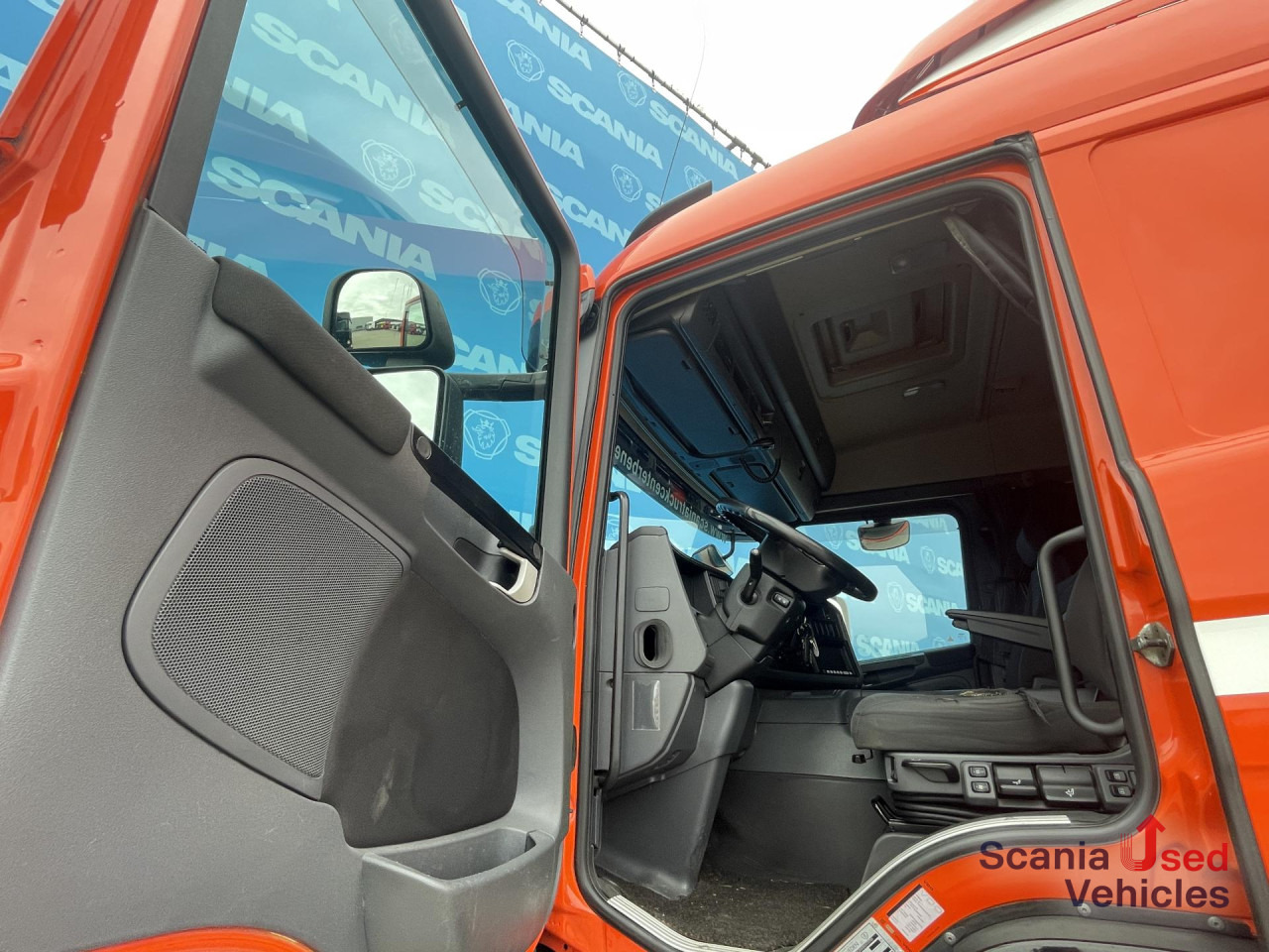 SCANIA P 370 LB4x2MNB RETARDER FULL AIR 705X245X235 - Грузовик с закрытым кузовом: фото 3 SCANIA P 370 LB4x2MNB RETARDER FULL AIR 705X245X235 - Грузовик с закрытым кузовом: фото 3