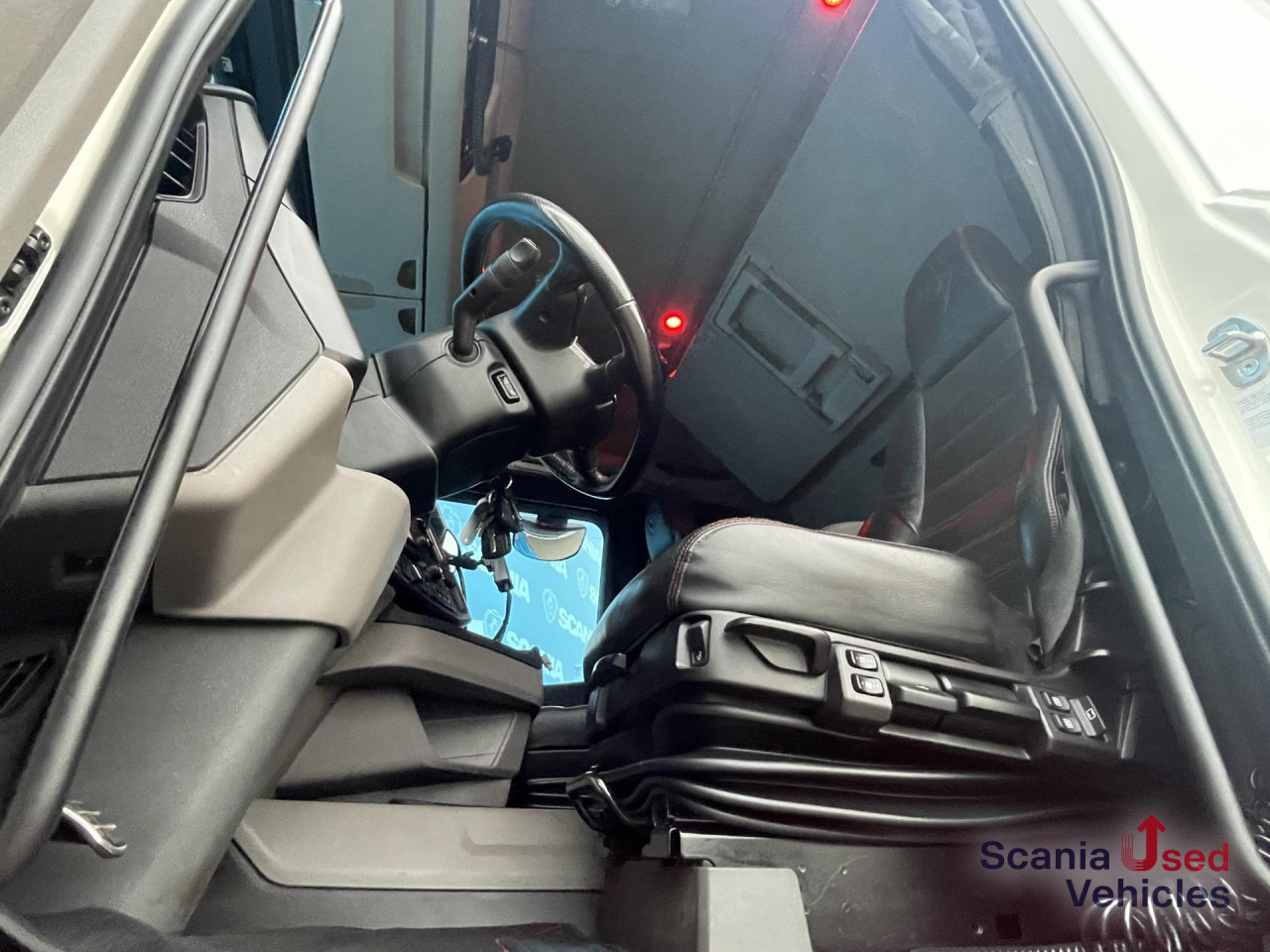 SCANIA R 650 B6x4NB RETARDER V8 WOOD KESLA 2112T CRANE - Лесовоз, Автоманипулятор: фото 5 SCANIA R 650 B6x4NB RETARDER V8 WOOD KESLA 2112T CRANE - Лесовоз, Автоманипулятор: фото 5