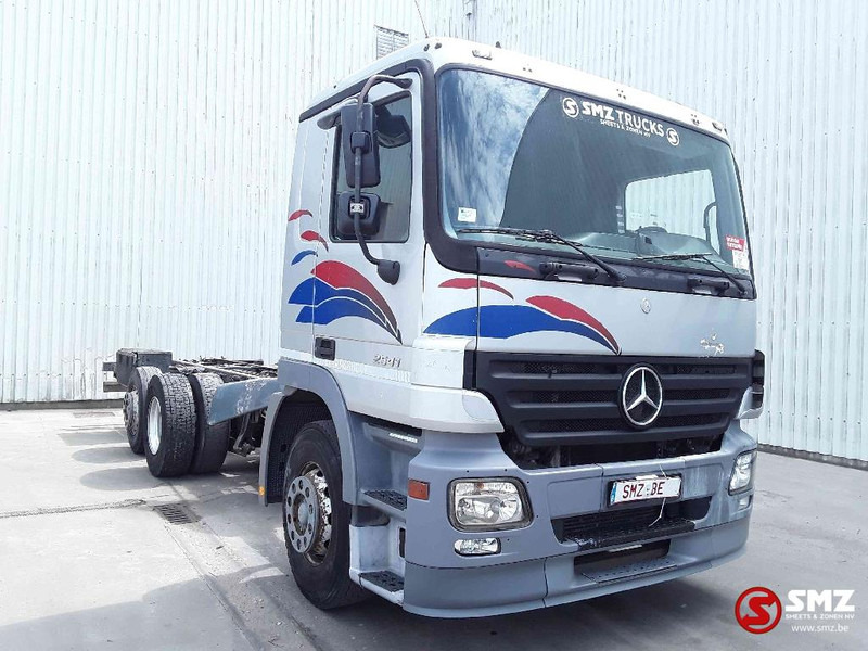 Mercedes-Benz Actros 2541 manual 6x2 - Грузовик-шасси: фото 1 Mercedes-Benz Actros 2541 manual 6x2 - Грузовик-шасси: фото 1