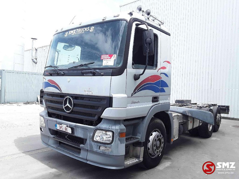Mercedes-Benz Actros 2541 manual 6x2 - Грузовик-шасси: фото 3 Mercedes-Benz Actros 2541 manual 6x2 - Грузовик-шасси: фото 3