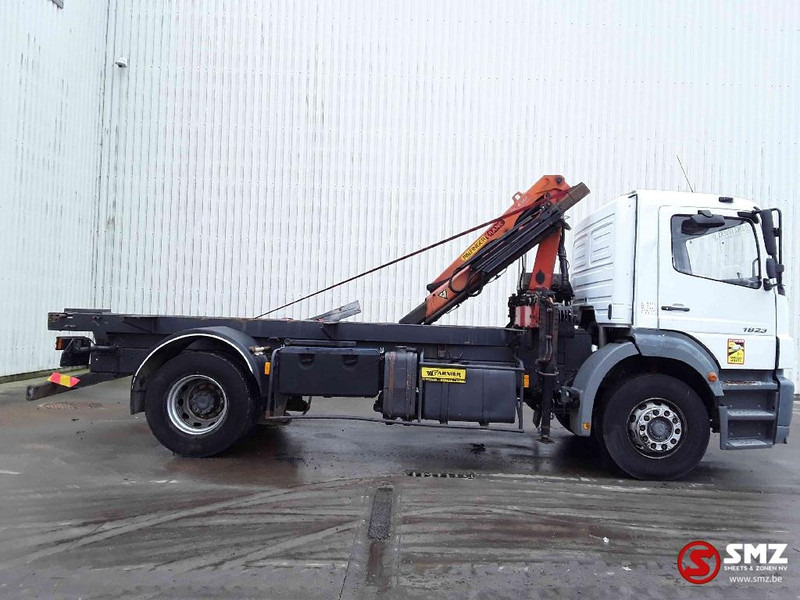 Mercedes-Benz Axor 1823 Palfinger pk4501 - Грузовик бортовой/ Платформа, Автоманипулятор: фото 4 Mercedes-Benz Axor 1823 Palfinger pk4501 - Грузовик бортовой/ Платформа, Автоманипулятор: фото 4