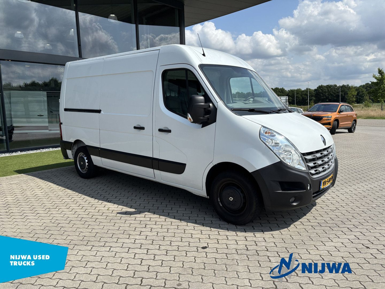Renault Master T35 125 L2H2 Opstap + Airco Kasten - Цельнометаллический фургон: фото 2 Renault Master T35 125 L2H2 Opstap + Airco Kasten - Цельнометаллический фургон: фото 2