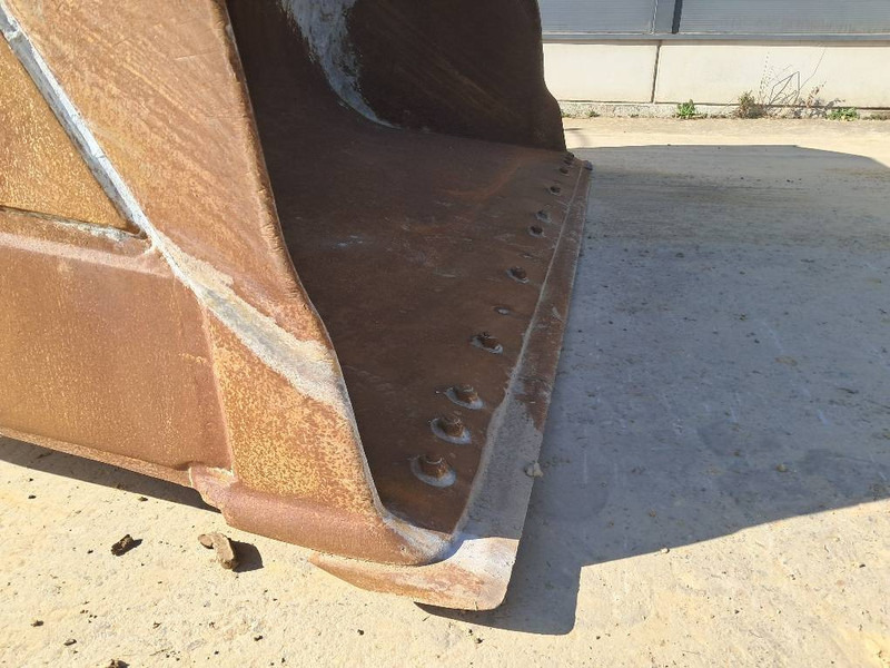 Komatsu WA475-10E0 - Колёсный погрузчик: фото 2 Komatsu WA475-10E0 - Колёсный погрузчик: фото 2