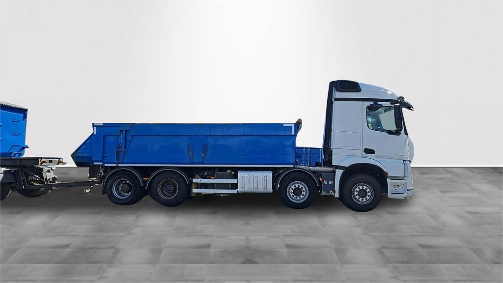 Mercedes-Benz AROCS 3758 L 8x4 - Самосвал: фото 4 Mercedes-Benz AROCS 3758 L 8x4 - Самосвал: фото 4