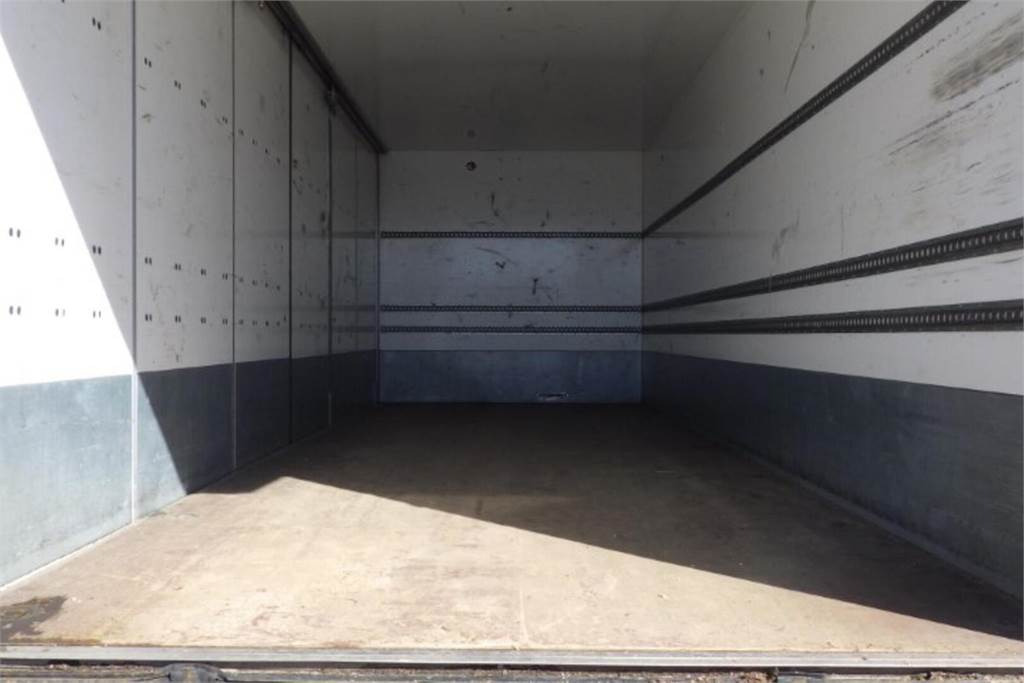 Грузовик с закрытым кузовом Mercedes-Benz Atego 1323L 4x2 NEK KSA 7,6m: фото 6