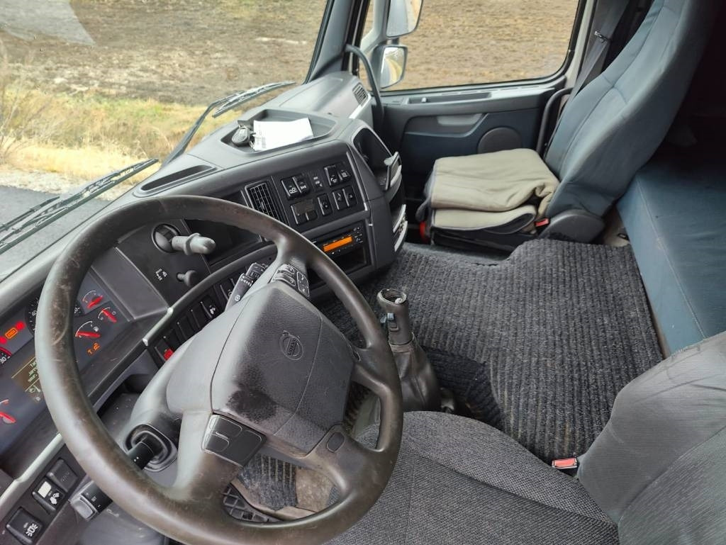 Грузовик с закрытым кузовом Volvo FM 13: фото 15