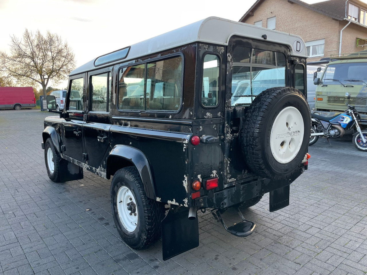Land Rover Defender 110 SW 2.5 TD , Wohnm.Zulassung, 1.Hand - Внедорожник: фото 4 Land Rover Defender 110 SW 2.5 TD , Wohnm.Zulassung, 1.Hand - Внедорожник: фото 4