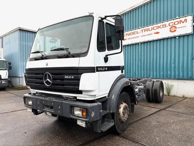 Mercedes-Benz SK 1824 K (ONLY 226.000 KM!) 4x2 FULL STEEL CHASSIS (MANUAL GEARBOX / REDUCTION AXLE / FULL STEEL SUSPENSION / P.T.O.) - Грузовик-шасси: фото 1 Mercedes-Benz SK 1824 K (ONLY 226.000 KM!) 4x2 FULL STEEL CHASSIS (MANUAL GEARBOX / REDUCTION AXLE / FULL STEEL SUSPENSION / P.T.O.) - Грузовик-шасси: фото 1