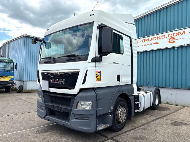 MAN TGX 18.440 BLS XLX (ZF16 MANUAL GEARBOX / 2x DIESELTANK / AIRCONDITIONING / ELECTRICAL MAINSWITCH / FRIDGE / EURO 6) - Тягач: фото 1 MAN TGX 18.440 BLS XLX (ZF16 MANUAL GEARBOX / 2x DIESELTANK / AIRCONDITIONING / ELECTRICAL MAINSWITCH / FRIDGE / EURO 6) - Тягач: фото 1