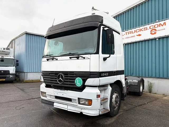Mercedes-Benz Actros 1843 LS (MP1) (EPS WITH CLUTCH (3 PEDALS) / AIRCONDITIONING / SUNVISOR / ETC.) - Тягач: фото 1 Mercedes-Benz Actros 1843 LS (MP1) (EPS WITH CLUTCH (3 PEDALS) / AIRCONDITIONING / SUNVISOR / ETC.) - Тягач: фото 1