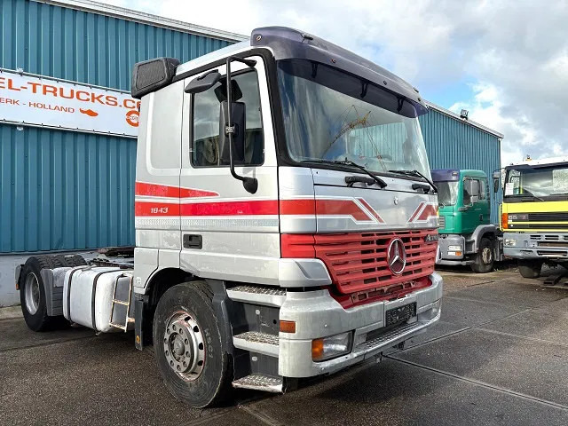 Mercedes-Benz Actros 1843 LS SLEEPERCAB (MP1) (ZF16 MANUAL GEARBOX / REDUCTION AXLE / AIRCONDITIONING / ETC.) - Тягач: фото 2 Mercedes-Benz Actros 1843 LS SLEEPERCAB (MP1) (ZF16 MANUAL GEARBOX / REDUCTION AXLE / AIRCONDITIONING / ETC.) - Тягач: фото 2