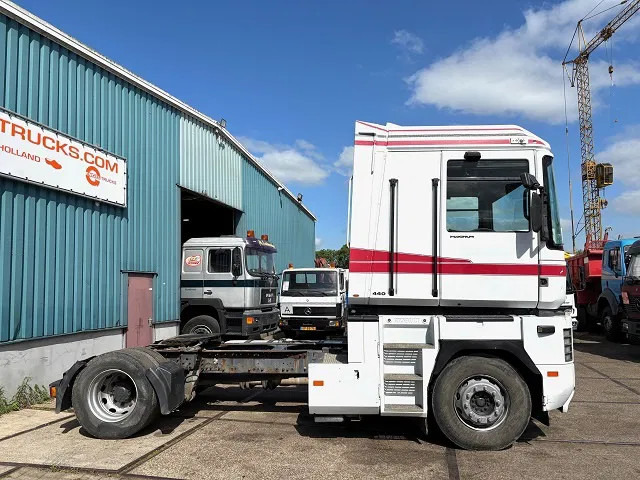 Renault Magnum 440 E-TECH (ZF16 MANUAL GEARBOX / MACK-ENGINE / AIRCONDITIONING / ELECTRICAL MAINSWITCH) - Тягач: фото 4 Renault Magnum 440 E-TECH (ZF16 MANUAL GEARBOX / MACK-ENGINE / AIRCONDITIONING / ELECTRICAL MAINSWITCH) - Тягач: фото 4