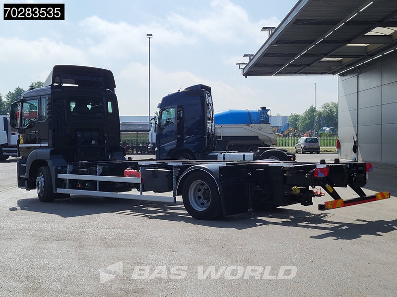 MAN TGS 18.360 834 4X2 19tonner BDF Automatic Navi Euro 6 - Грузовик-контейнеровоз/ Сменный кузов: фото 2 MAN TGS 18.360 834 4X2 19tonner BDF Automatic Navi Euro 6 - Грузовик-контейнеровоз/ Сменный кузов: фото 2