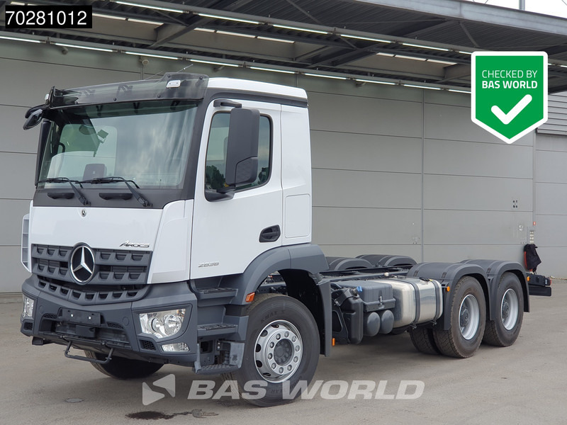 Mercedes-Benz Arocs 2636 6X4 NEW chassis Flange PTO Big-Axle Steelsuspension Euro 6 - Грузовик-шасси: фото 1 Mercedes-Benz Arocs 2636 6X4 NEW chassis Flange PTO Big-Axle Steelsuspension Euro 6 - Грузовик-шасси: фото 1